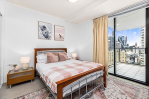 Bedroom - Queen Bed