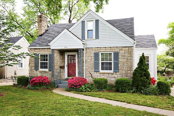Amazingly charming bedford stone cape cod. You'll feel right at home in the quaint neighborhood of Audobon park.