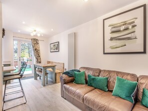Open plan living space | Victoria’s Retreat - Lincoln Retreats, Lincoln