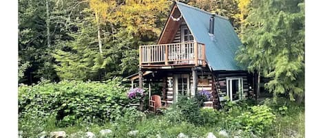 Cabin sits along the driveway, but very private. Very little traffic here.