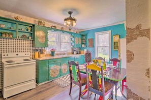 Kitchen | Dining Area