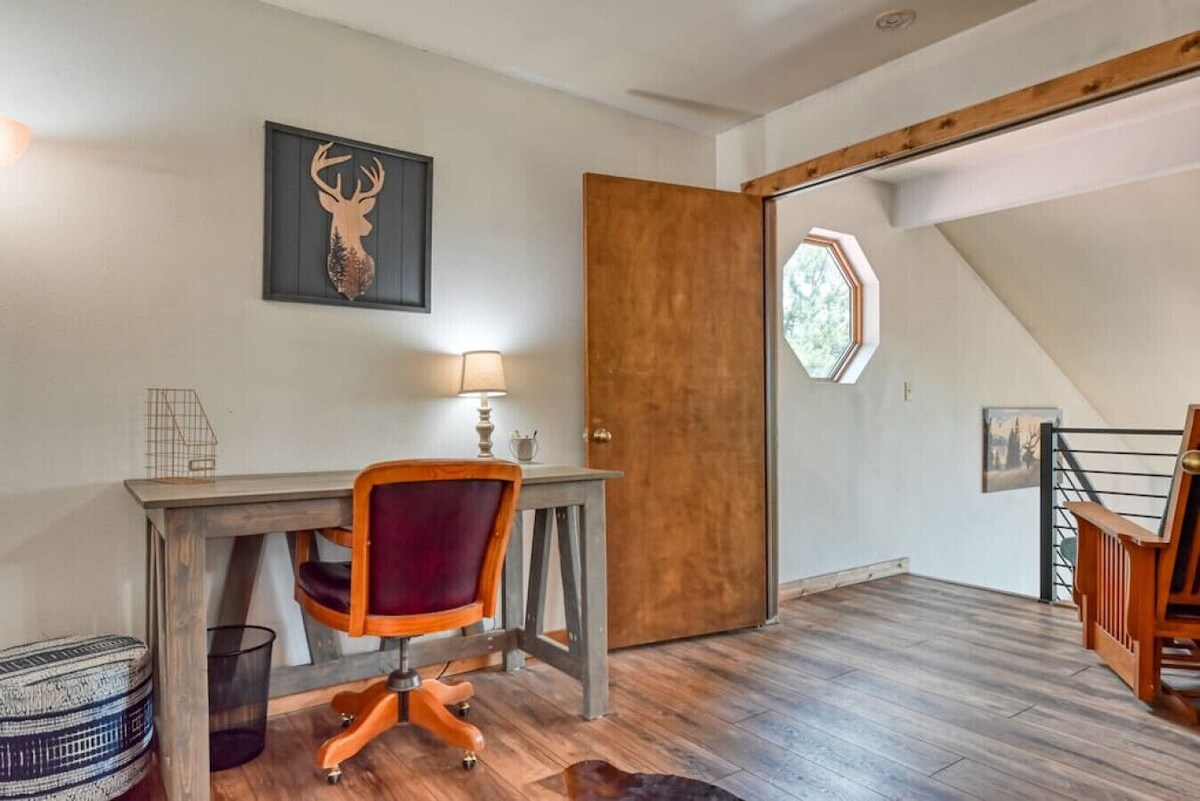 Antlers Ridge, Private Hot Tub, 3 Decks, MTN Views