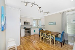 Dining Area & Kitchen
