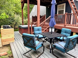 519 back decks next to brook with outdoor grilling station & hot tub in back