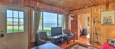 Lakeside Vacation Rental | 1BR | 1BA | 400 Sq Ft | 2 Steps to Access