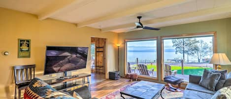 Lakeside Vacation Rental | 5BR | 4BA | 3,000 Sq Ft | 1 Step to Access