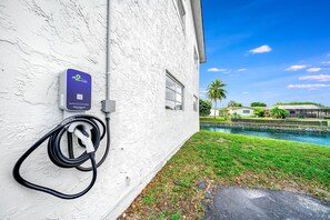 An EV charger is aThere is an EV Charger in the complex and it's available on a first-come-first-served basis. $0.4 per kWh + $1 connection fee. The idle fee applies after 30 min. vailable in the complex (extra fees apply)
