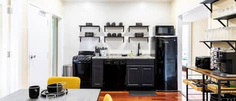 Fully equipped kitchen with a dining table