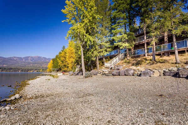 Hangout on the beach | Exterior