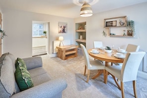 Sion Hall Cottage, Alnwick - Host & Stay