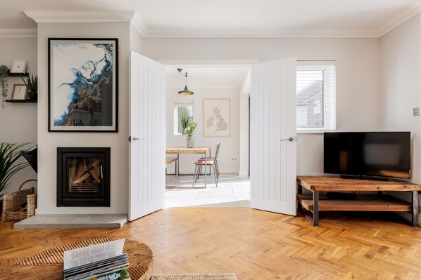 Living Room / Lounge
