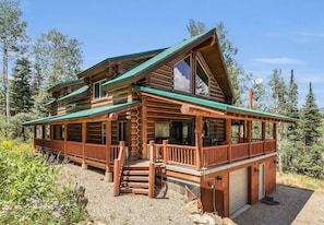 Absolutely stunning 7 BR lodge near Park City!