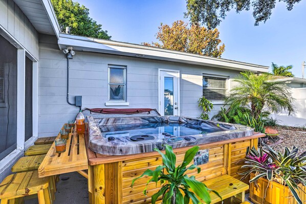 St. Petersburg Vacation Rental | 3BR | 2BA | Small Step to Enter | 1,500 Sq Ft