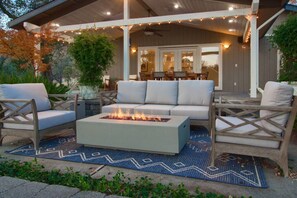 Outdoor sitting area is perfect for any time of day!