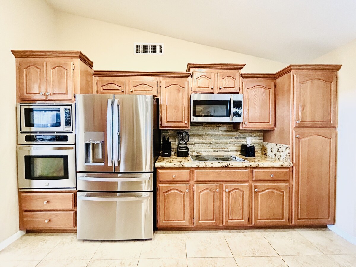 Cozy Beautiful Mesa Escape Golf King Bed Sauna Relax! 55+ Sunland Golf Community