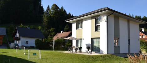 Ferienhaus Happy Nest mit großer Terasse