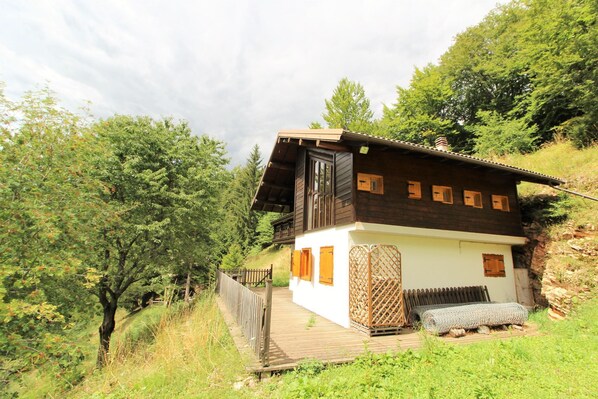 Außenseite Ferienhaus [Sommer]