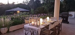 Outdoor dining