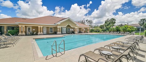 HSRP1 - The community pool at Rookery Pointe