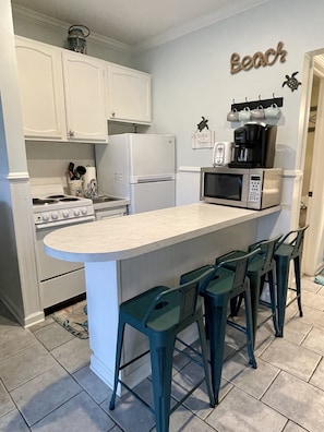 bar seating for 4
