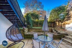 Welcome to Stunning & Luxury Boutique Flat w/Huge Garden by Niru Experience