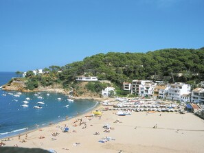 Wasser, Himmel, Daytime, Azurblau, Gebäude, Küsten Und Ozeanische Forms, Gewässer, Landschaft, Strand, Natürliche Landschaft