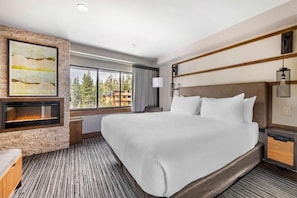 Unit with 2 King size beds. Exact unit will be assigned upon arrival. Views, colors and decor may vary.