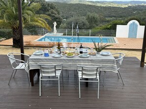 Al Fresco at the Farmhouse