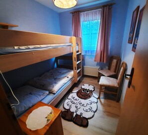 3. Schlafzimmer  / Kinderzimmer mit Etagenbett 