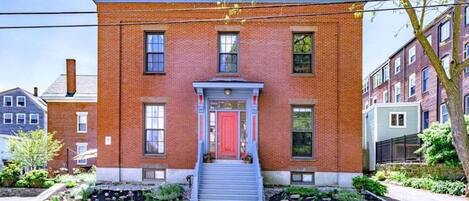 Stay in the historic 1849 Charles P. Ingraham Sea Captain's Mansion, built at the peak the California Gold Rush. This magnificent brick house has been renovated into 4 units, this unit has a private entrance, patio, and off-street parking