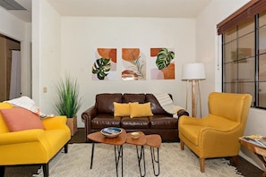 Living Area w/ Queen Sleeper Sofa