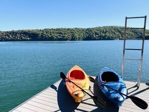 Kayaks available for use! Go explore all the nearby coves!