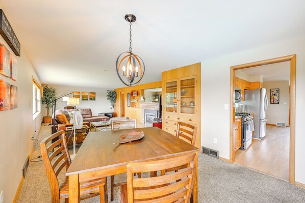 Yakima Vacation Rental | 5BR | 3BA | 4,500 Sq Ft | 2 Steps for Entry