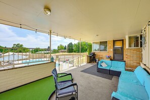 Patio | Gas Grill | 3-Hole Putting Green