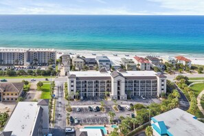 Perfectly located right across the street from Miramar Beach!