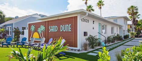 Front and side of Sand Dune Suites