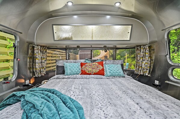 Luxurious queen bedroom - this mattress is an upgraded arthritis foundation certified mattress.  It is like sleeping on air.