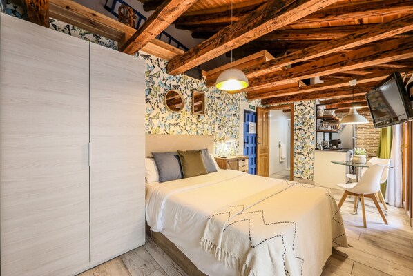 Bedroom main view