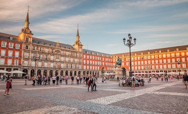 VIstas zona exterior del barrio (Plaza Mayor)
