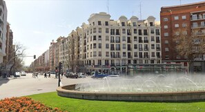 Apartment´s front with street views