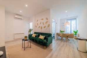 General view of the living room and dining room