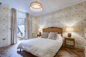 Master Bedroom / Courtyard Garden