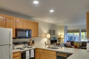 Kitchen | 1st Floor | Complimentary Spices