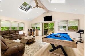 Second Living room with pool table