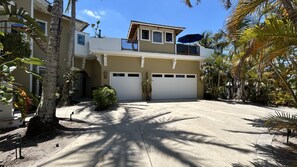 Front of house, semi-circle driveway