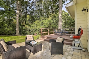 Private Patio | Grill | Outdoor Seating