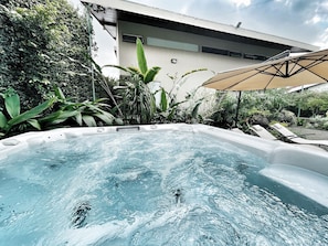 Bain à remous extérieur