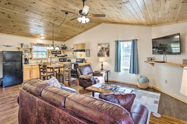 Bryson City Vacation Rental | 1BR | 1BA | 650 Sq Ft | Stairs Required