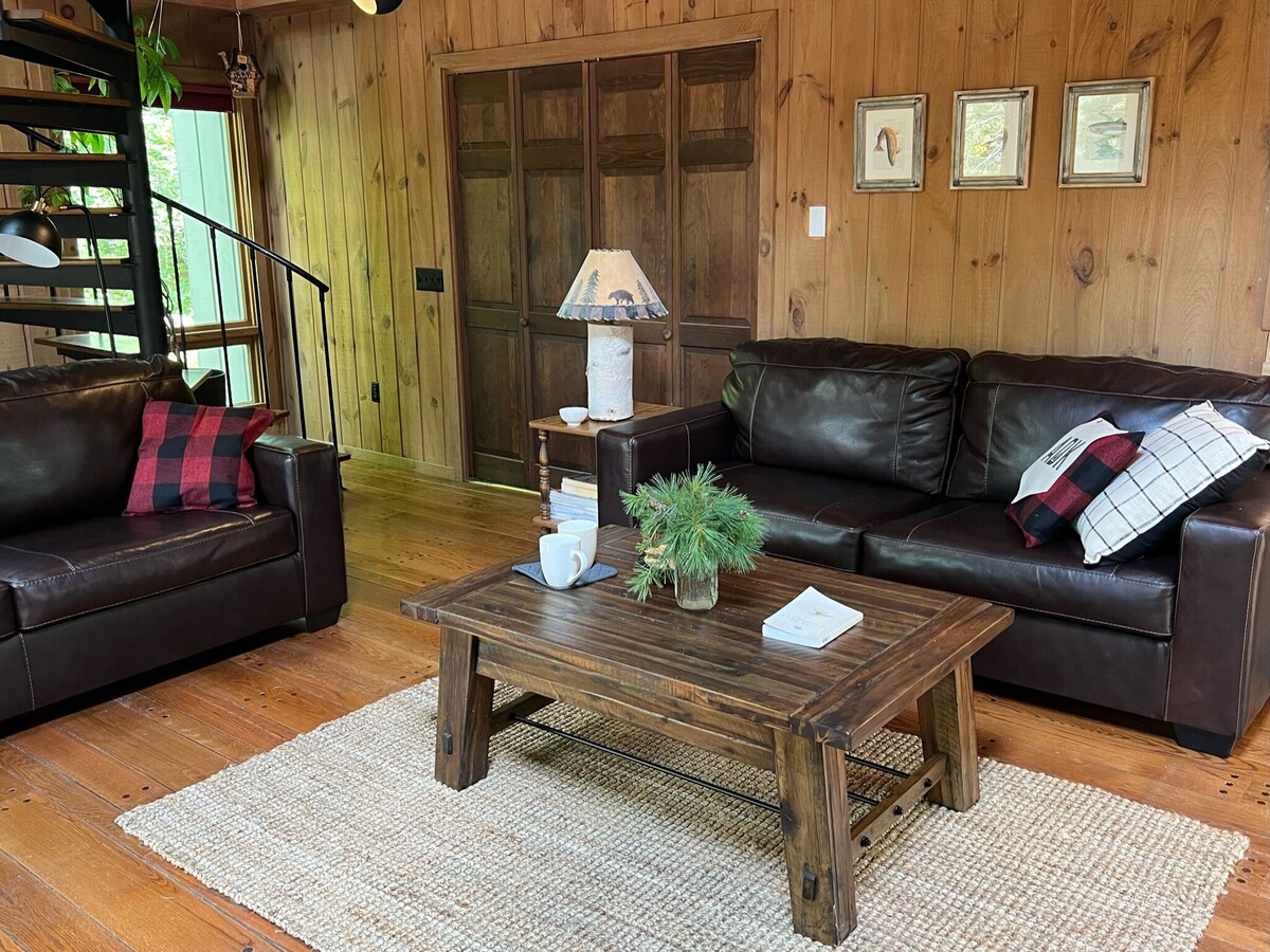 ADK Riverfront Home – Ski Whiteface, Near Lake Placid