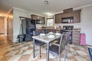 Kitchen & Dining Area | Coffee Maker | Trash Bags & Paper Towels Provided